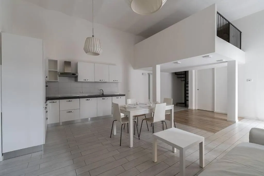 Apartment Spazioso Loft: Coldilana14 Milan