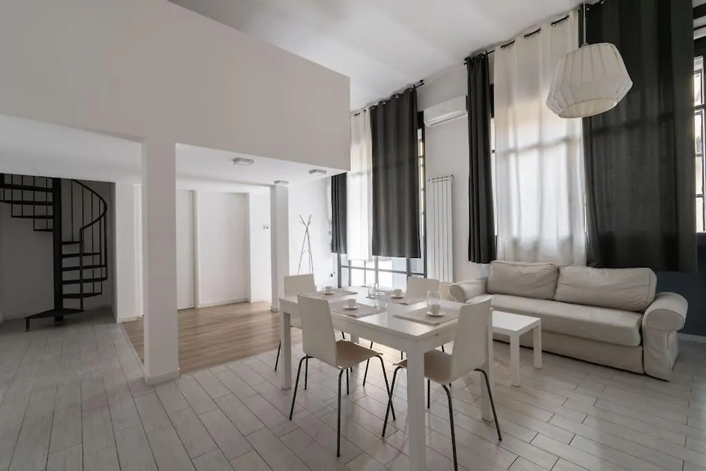 Apartment Spazioso Loft: Coldilana14 Milan